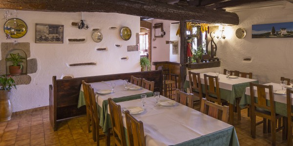 Can Mascort, restaurant, ctra. dels Àngels